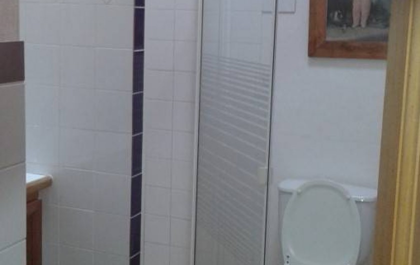 Location de vacances - Maison - Villa à Saint-Clément-des-Baleines - salle de douche chambre 3 . lavabo à G sur console