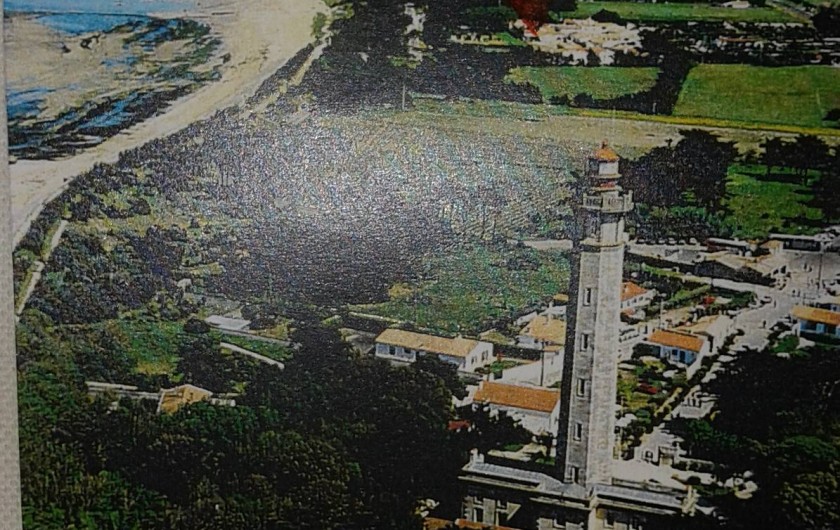 Location de vacances - Maison - Villa à Saint-Clément-des-Baleines - flèche pour pointer la maison à 100 m de l'accès à la grande plage de  la Conche