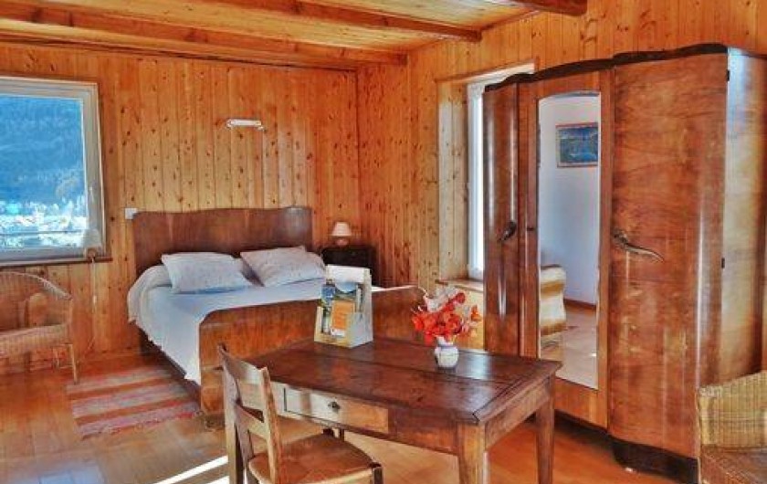 Location de vacances - Gîte à Colmars - Les Transhumances-chambre  d'hôtes Les Tours du Lac