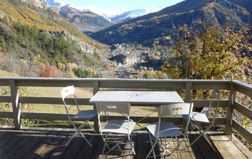 Location de vacances - Gîte à Colmars - Les Transhumances - terrasse du gîte l'Encombrette