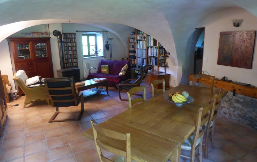 Location de vacances - Chambre d'hôtes à Oris-en-Rattier - la salle à manger , salon avec  son poêle à bois