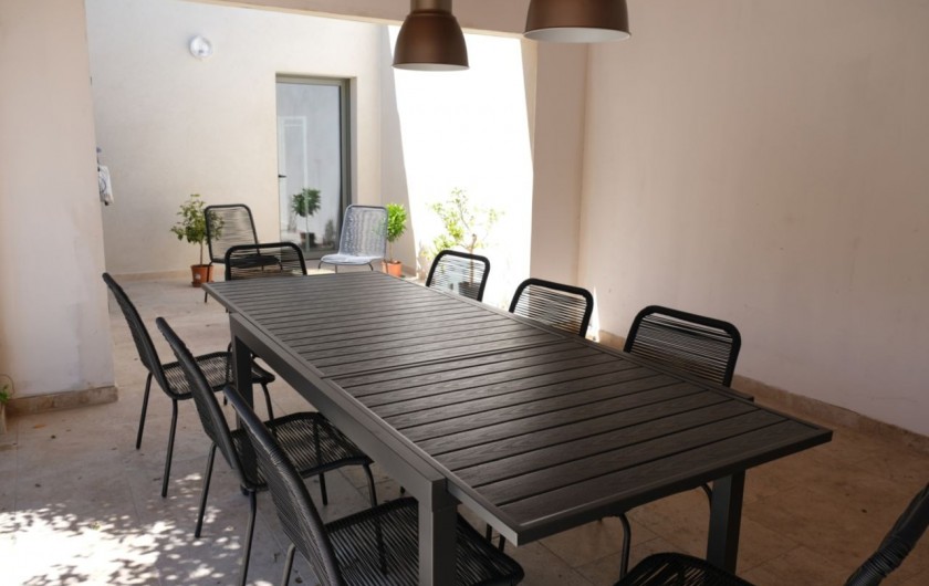 Location de vacances - Villa à Aureille - Coin extérieur avec terrasse couverte