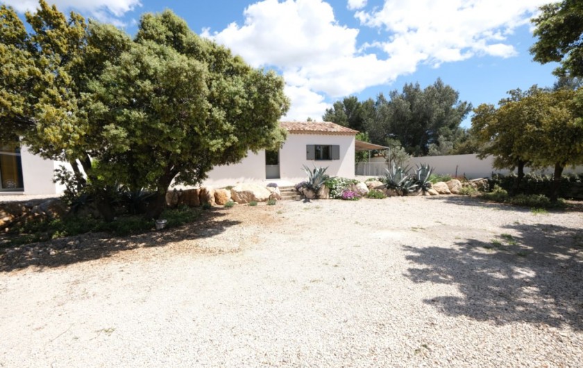 Location de vacances - Villa à Aureille - Parking