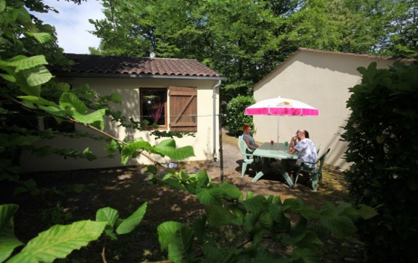 Location de vacances - Gîte à Calviac-en-Périgord - exterieur de maison