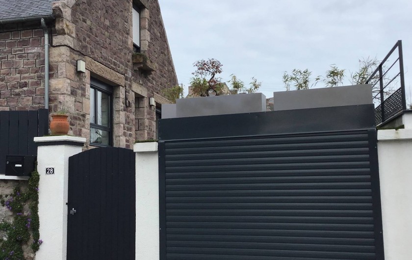 Location de vacances - Maison - Villa à Erquy - Garage, ouverture automatisée, sur rue