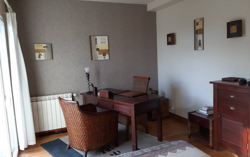 Location de vacances - Maison - Villa à Urrugne - Chambre deux rez de jardin Deux lits en 90 jumelables