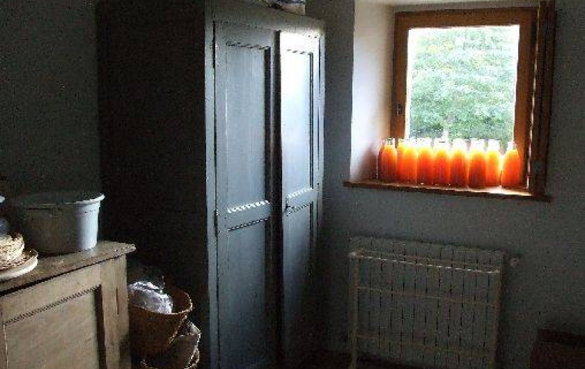 Location de vacances - Maison - Villa à Saint-Maden - Arrière-cuisine et buanderie Jus de pomme maison