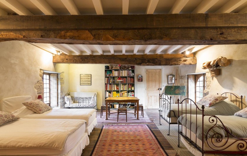 Location de vacances - Maison - Villa à Saint-Maden - 1er étage : Dortoir ou grande chambre pour couple et enfants