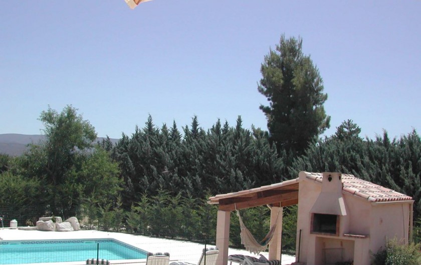 Location de vacances - Villa à Mormoiron - La piscine et le Pool House