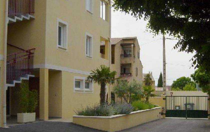 Location de vacances - Appartement à Nyons - Cour intérieure