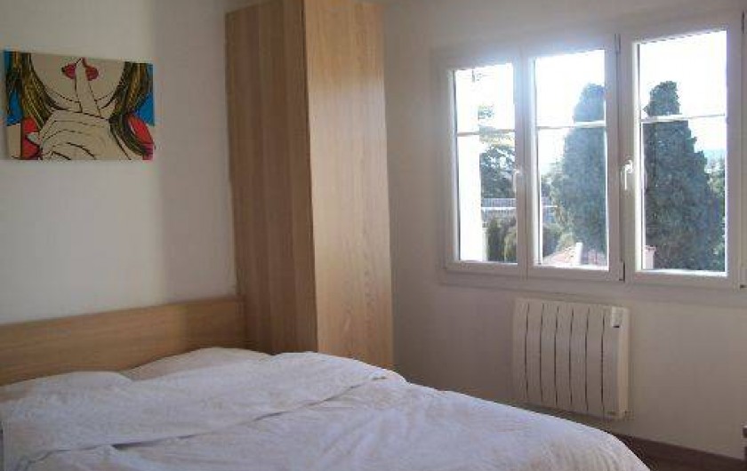 Location de vacances - Appartement à Cannes - Chambre 1 : lit 140x200