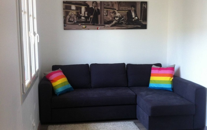 Location de vacances - Appartement à Cannes - Salon vue canapé convertible 2 places