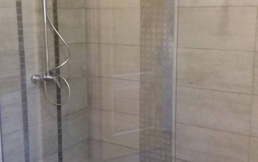 Location de vacances - Villa à La Verdiere - salle de bain