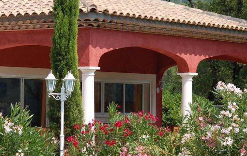Location de vacances - Villa à Bargemon - Piscine sécurisée avec barrière aux normes AFNOR