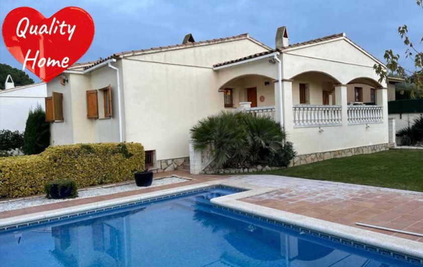 Location de vacances - Villa à L'Escala - VUE DE LA PROPRIETE