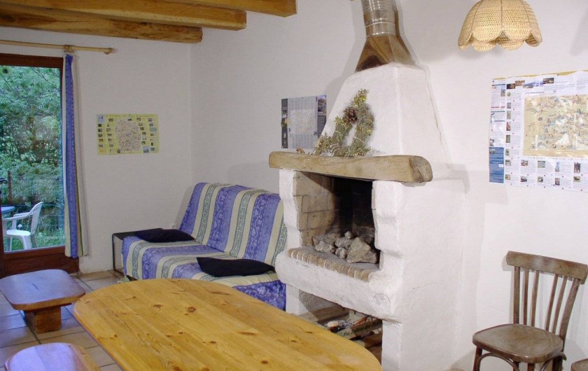 Location de vacances - Gîte à Le Pont-de-Montvert - séjour cheminée