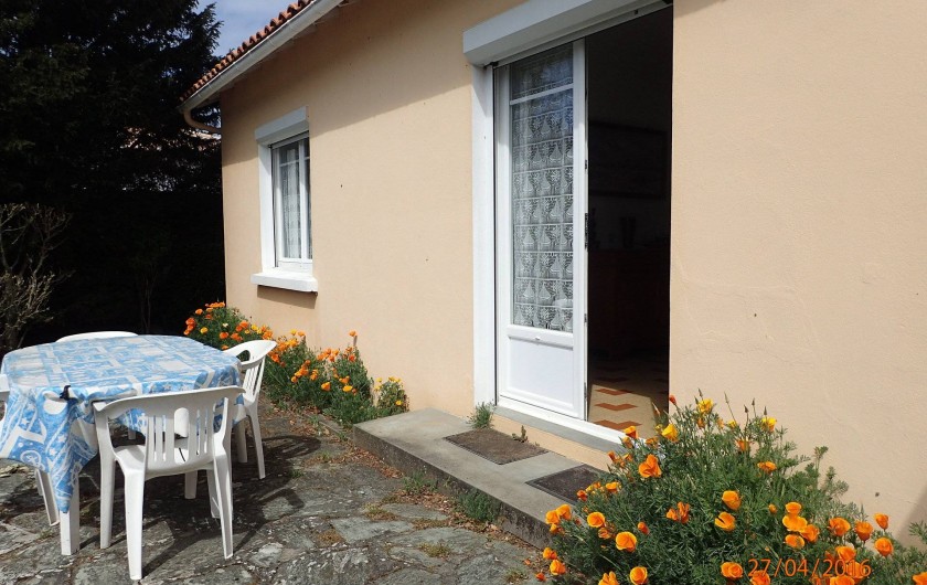 Location de vacances - Villa à Saint-Hilaire-de-Riez - terrasse côté jardin