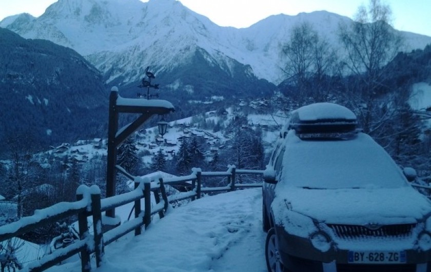 1 partie de l'aire de stationnement vue Mont Blanc