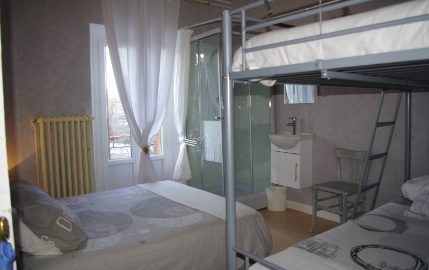 Location de vacances - Chambre d'hôtes à Saint-Étienne-du-Valdonnez - La Chambre Paro pour 1 couple avec 2 enfants à l'Auberge du Bramont en Lozère
