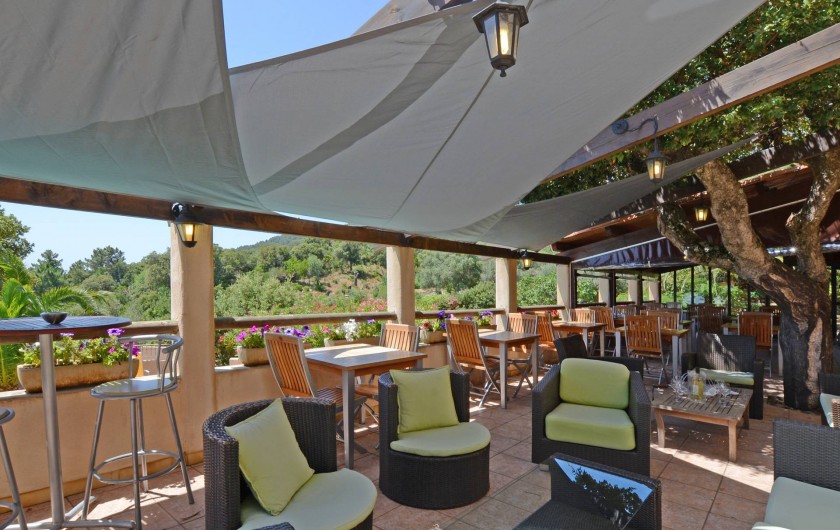 Location de vacances - Bungalow - Mobilhome à Porto-Vecchio - Terrasse bar.restaurant (espace commun)