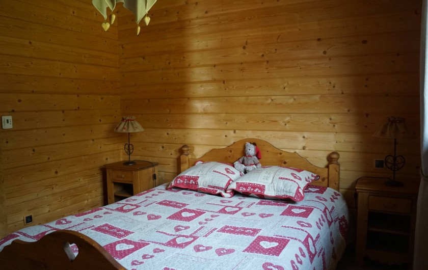 Location de vacances - Chalet à Basse-sur-le-Rupt - Chambre rez-de-chaussée avec lit de 2 personne, 1 armoire