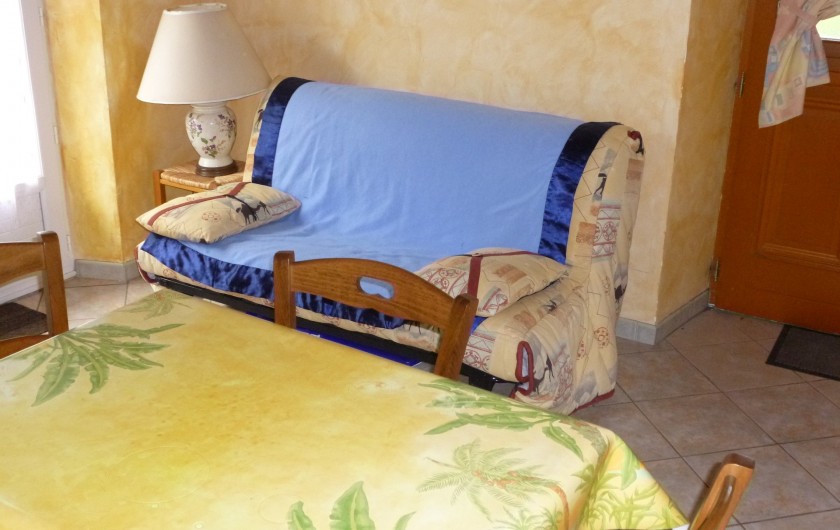 Location de vacances - Gîte à Auriac-du-Périgord - Coin repas et salon   Studio