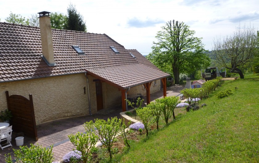 Location de vacances - Gîte à Auriac-du-Périgord - Vue arrière gîte 1