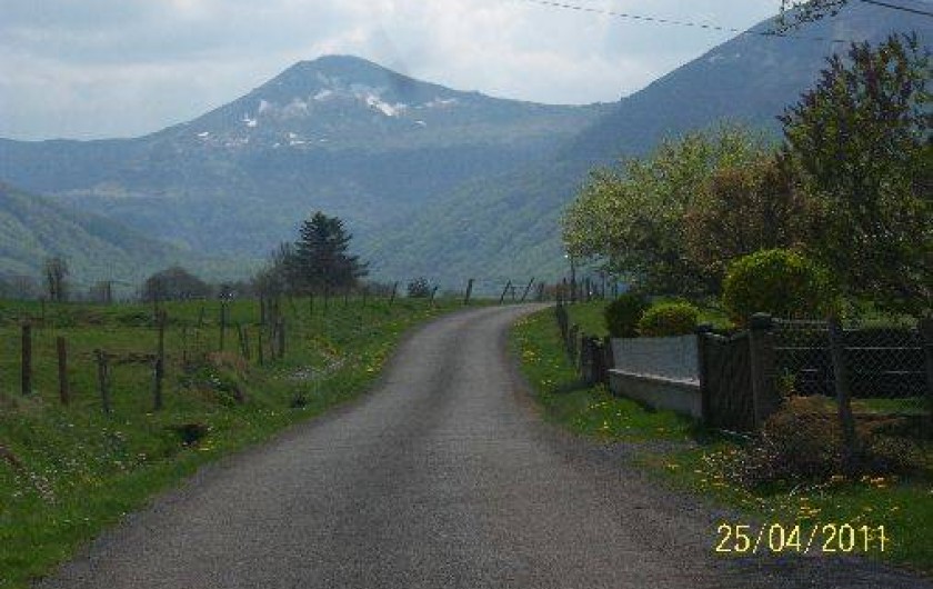 Location de vacances - Gîte à Le Claux - Vue sur Puy-Mary