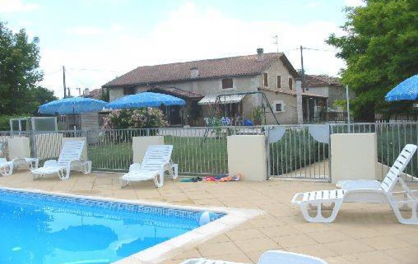 Location de vacances - Maison - Villa à Saint-Séverin - Maison "coquelicots et violettes", capacité 14 pers., spacieuse et confortable,