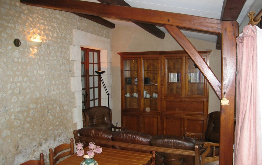 Location de vacances - Maison - Villa à Saint-Séverin - La véranda, un lieu lumineux et  paisible,