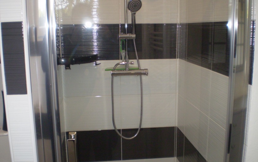 Location de vacances - Villa à Bormes-les-Mimosas - SDB douche Italienne