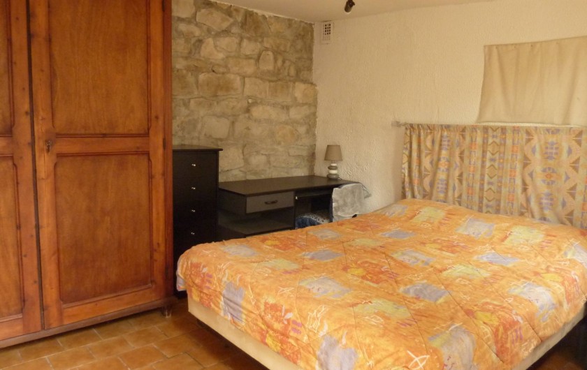 Location de vacances - Villa à La Ciotat - Chambre extérieure,            en fond de jardin