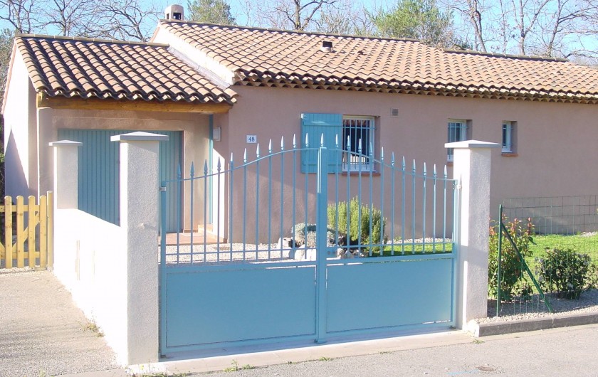 Location de vacances - Villa à Pierrevert - coté entrée