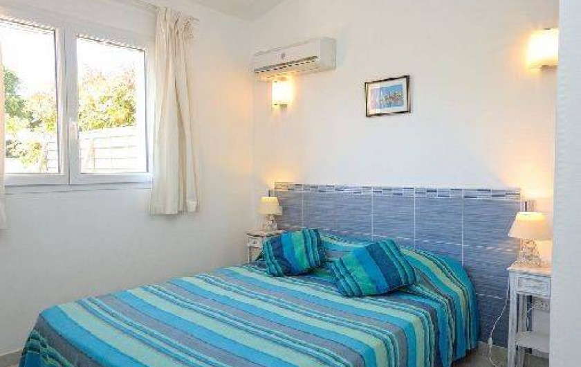 Location de vacances - Villa à Bonifacio - mini villa chambre avec lit double en 140/190