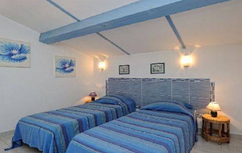 Location de vacances - Villa à Bonifacio - mini villa chambre n°2 avec 2 lits simple 90/190