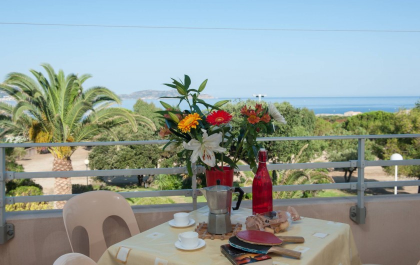 Location de vacances - Appartement à Lumio - Terrasse vue mer