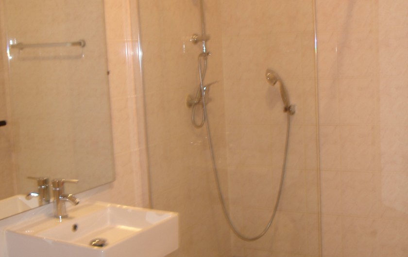 Location de vacances - Chalet à Bezinghem - salle d'eau