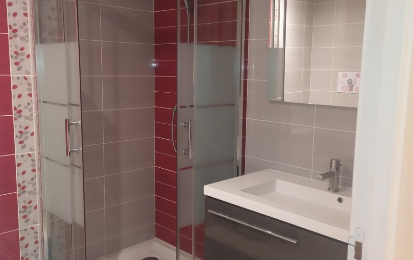 Location de vacances - Villa à Clohars-Carnoët - SALLE D'EAU REZ DE PISCINE