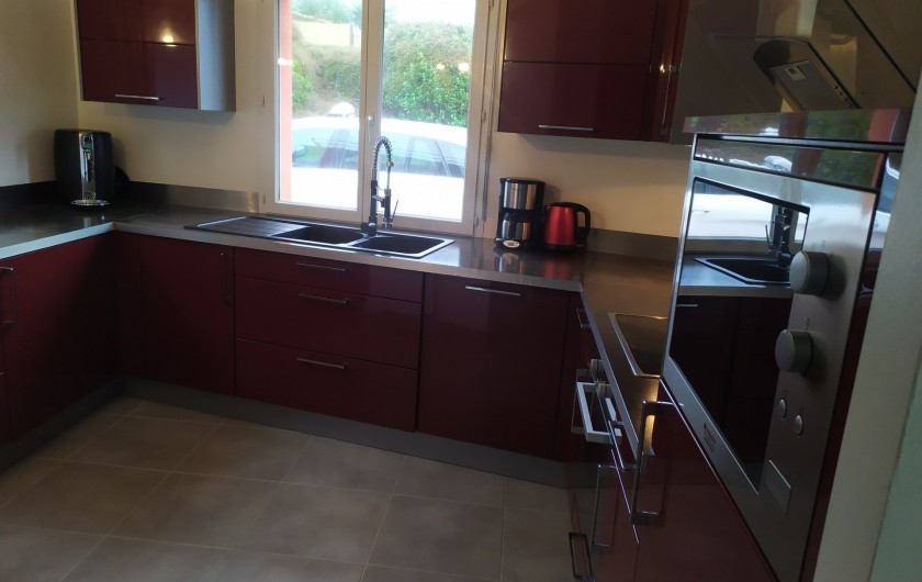 Location de vacances - Villa à Clohars-Carnoët - CUISINE TOUTE EQUIPEE