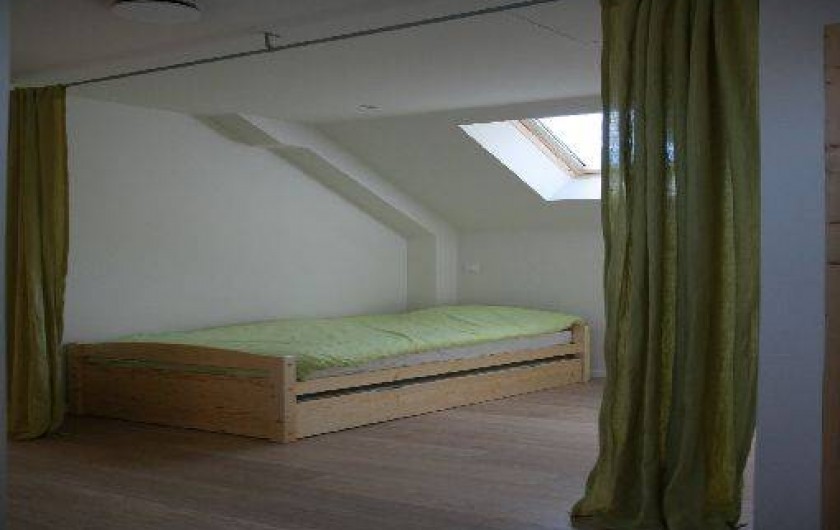 Location de vacances - Chalet à Saint-Hilaire - Lit gigogne deux lits simple ou un lit double