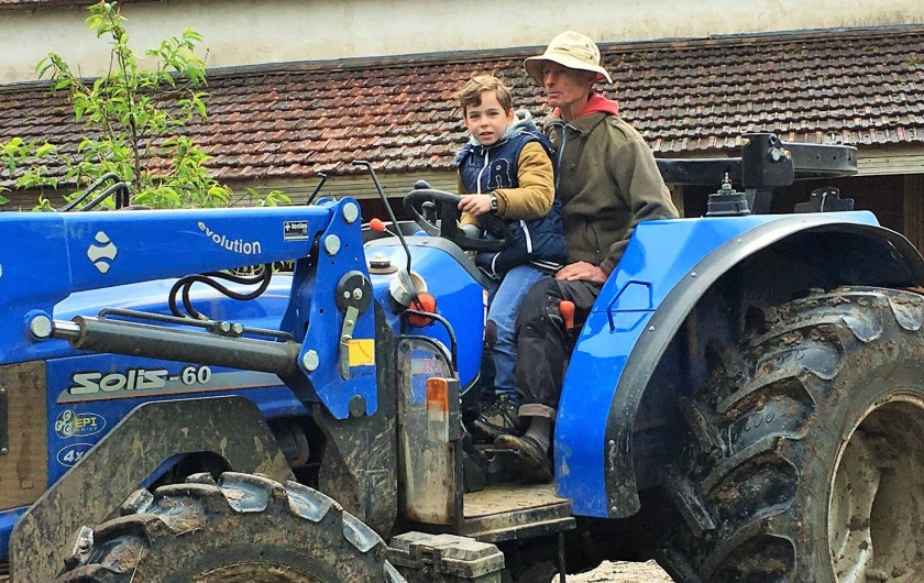 Location de vacances - Chambre d'hôtes à Auriac-du-Périgord - Accueil des enfants à la ferme