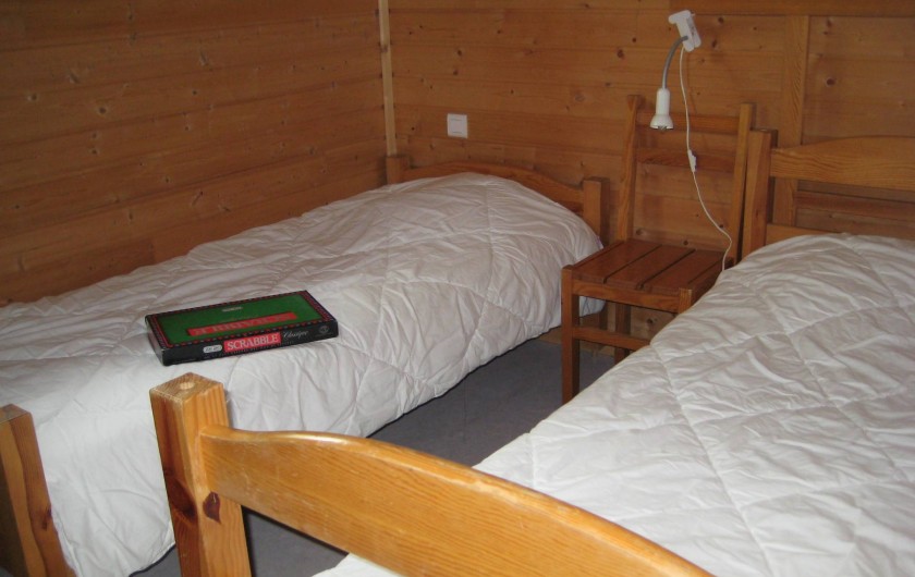 Location de vacances - Chalet à Le Malzieu-Ville - 1 chambre:  2 lits 1 place superposable ou côte a côte