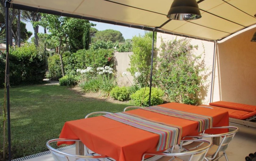 Location de vacances - Villa à Gassin - Table extérieure