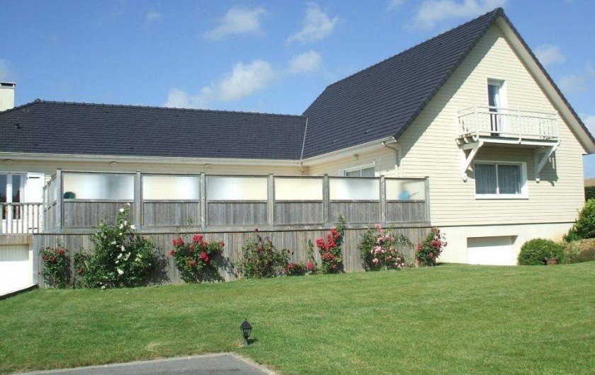 Location de vacances - Chambre d'hôtes à Leulinghen-Bernes - Façade de la maison