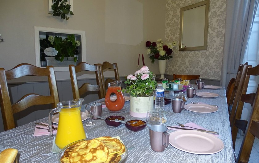 Location de vacances - Chambre d'hôtes à Bréville-les-Monts - salle du petit déjeuner