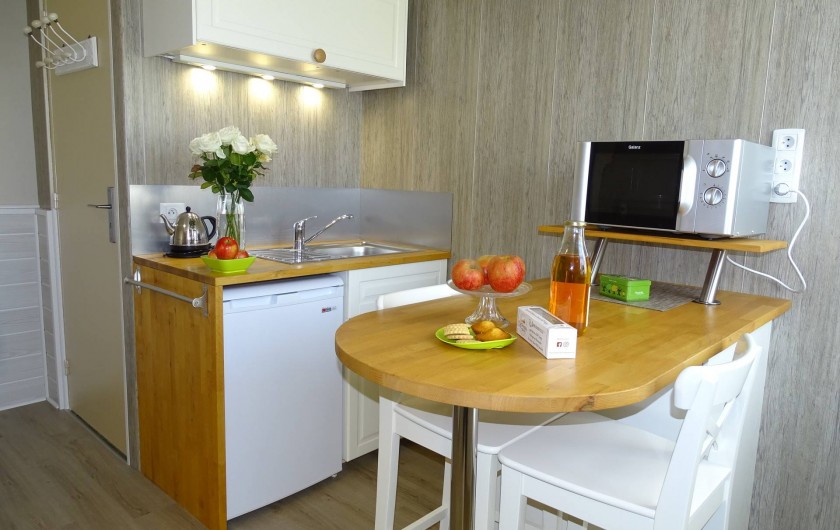 Location de vacances - Chambre d'hôtes à Bréville-les-Monts - coin cuisine privatif pays d'auge