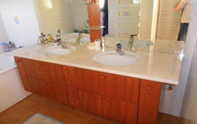 Location de vacances - Villa à Erquy - salle de bain privative chambre parentale