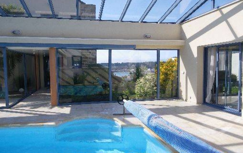 Location de vacances - Villa à Erquy - piscine couverte vue ciel et cap d'erquy