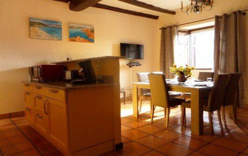 Location de vacances - Maison - Villa à Oletta - Cuisine Américaine ouverte sur séjour et salon de 32m2