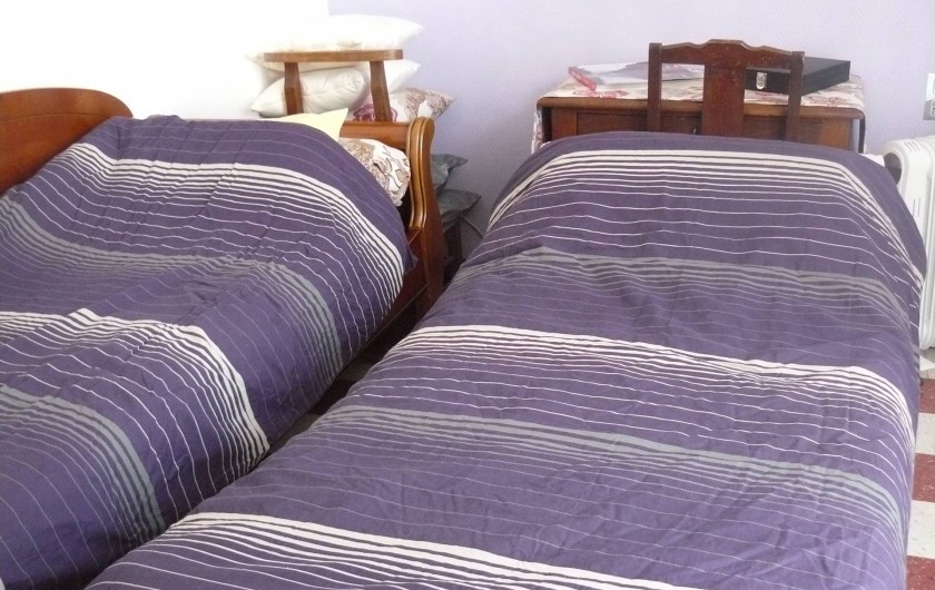 Location de vacances - Chambre d'hôtes à Villeneuve-lès-Béziers - Suite familiale. Le canapé devient 2 lits simples pour des enfants ou des ados